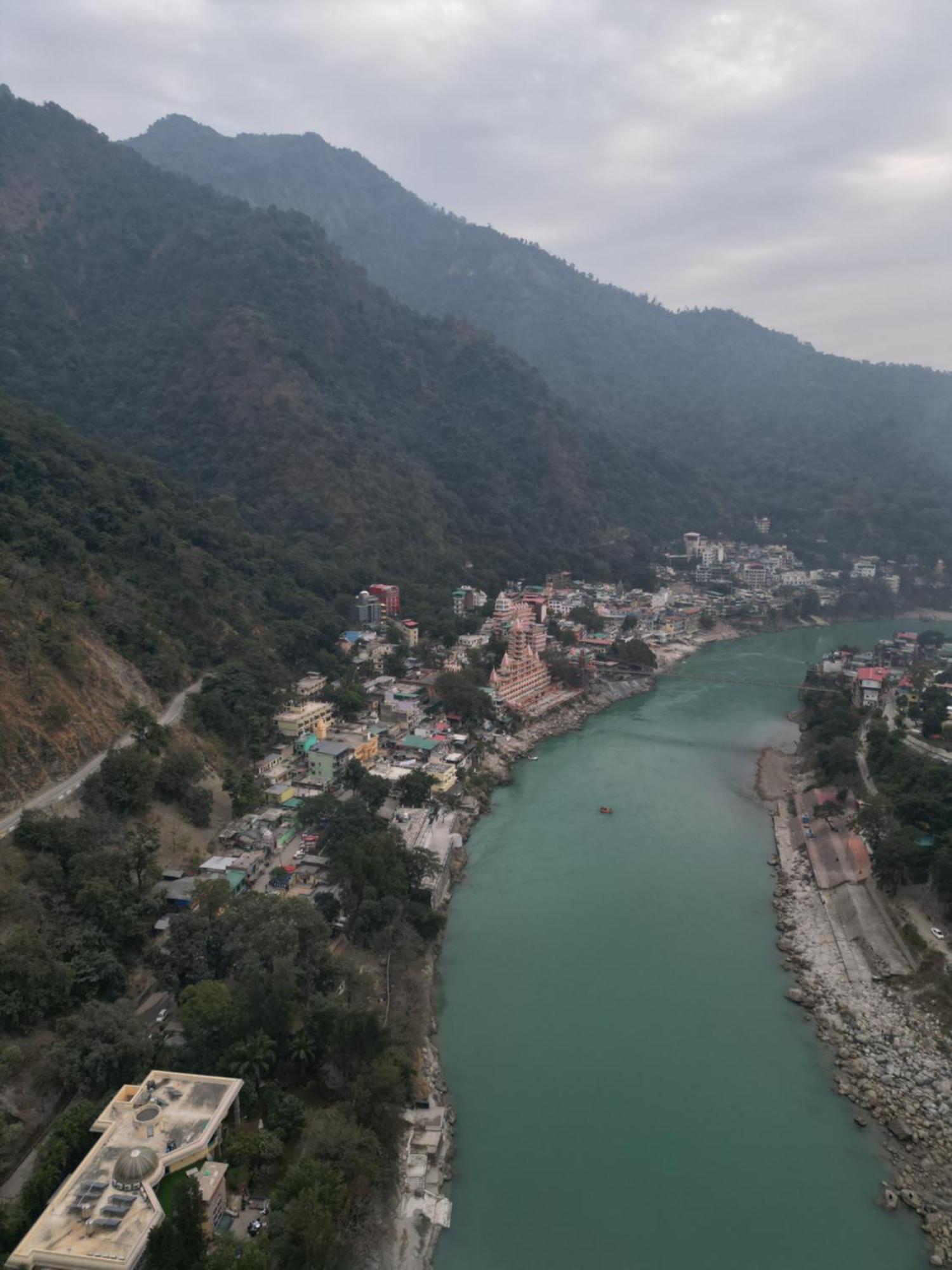 הוסטל רישיקש Karwaan By The Ganges מראה חיצוני תמונה
