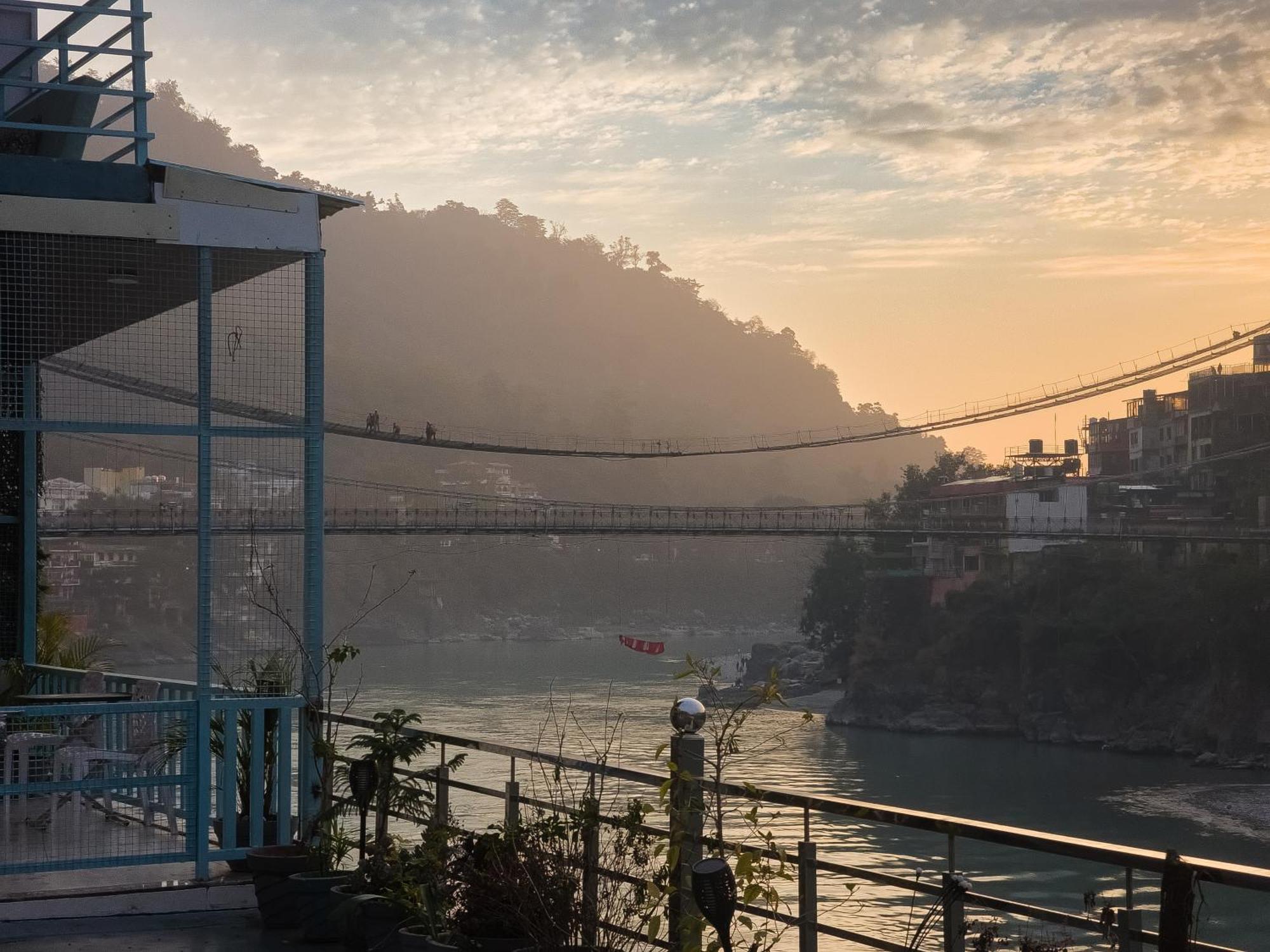 הוסטל רישיקש Karwaan By The Ganges מראה חיצוני תמונה
