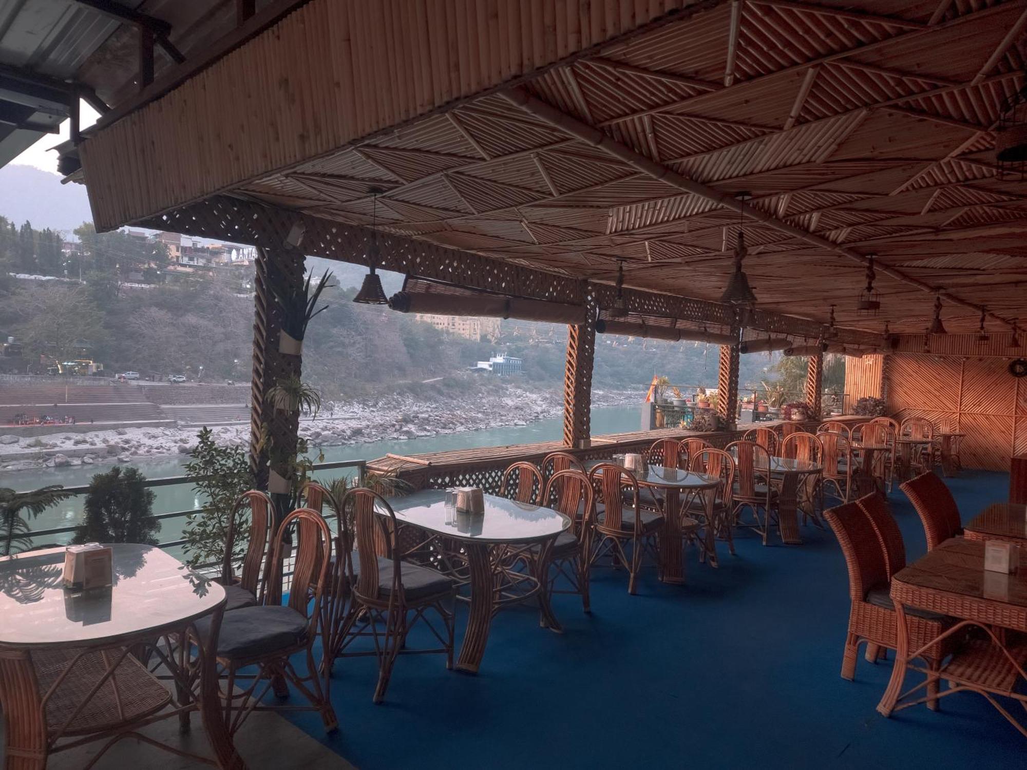הוסטל רישיקש Karwaan By The Ganges מראה חיצוני תמונה